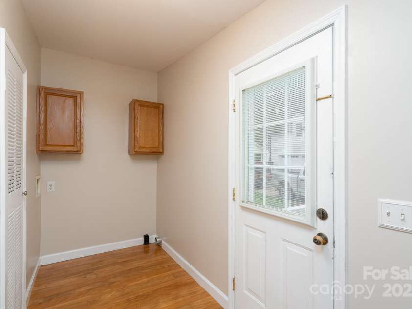 1408 Wildwood Drive, Kannapolis, NC 28081.  MLS# CAR4279895, YatesRealty ID 27881. Laundry