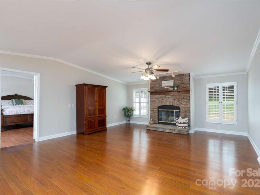 1408 Wildwood Drive, Kannapolis, NC 28081.  MLS# CAR4279895, YatesRealty ID 27881. Living Area - View 2