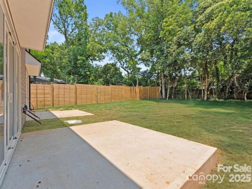 1409 Downs Avenue, Charlotte, NC 28205.  MLS# CAR4291255, YatesRealty ID 27882. 