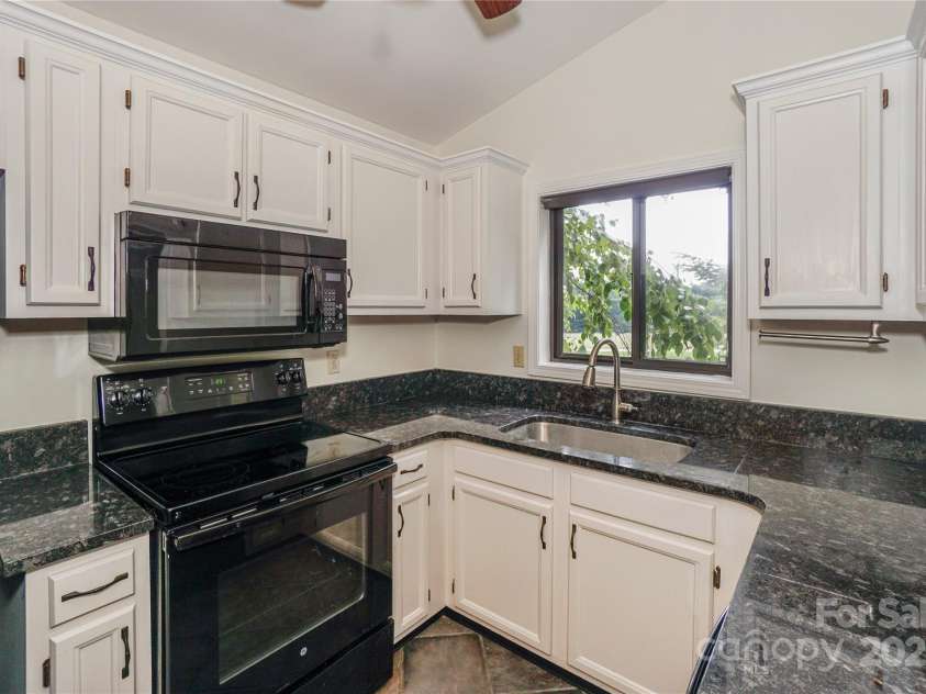 821 Mallard Head Lane, Mooresville, NC 28117.  MLS# CAR4278775, YatesRealty ID 27883. 