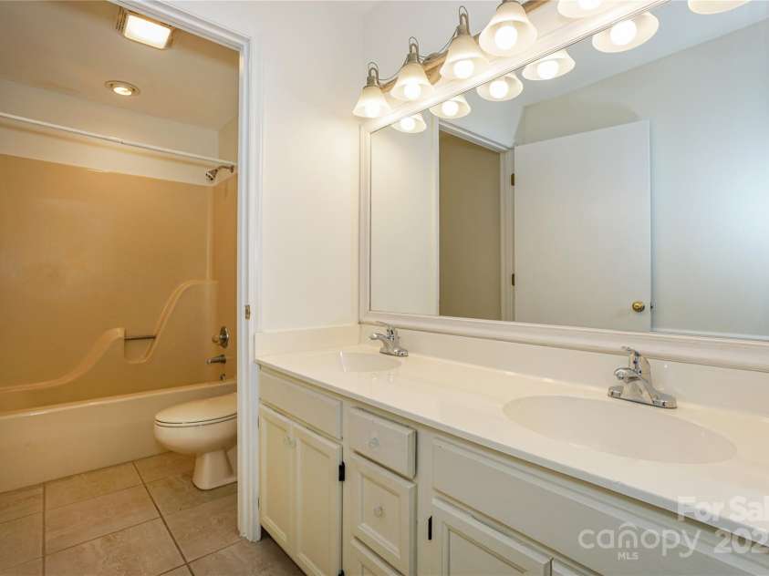 821 Mallard Head Lane, Mooresville, NC 28117.  MLS# CAR4278775, YatesRealty ID 27883. 