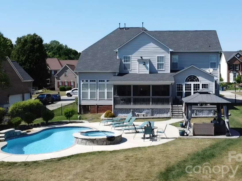 286 Corona Circle, Mooresville, NC 28117.  MLS# CAR4385796, YatesRealty ID 27884. 