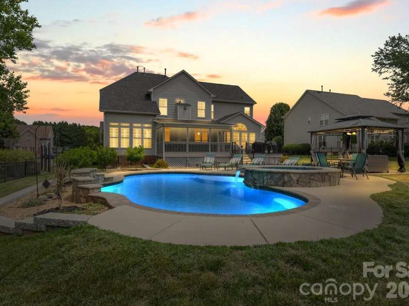 286 Corona Circle, Mooresville, NC 28117.  MLS# CAR4385796, YatesRealty ID 27884. 