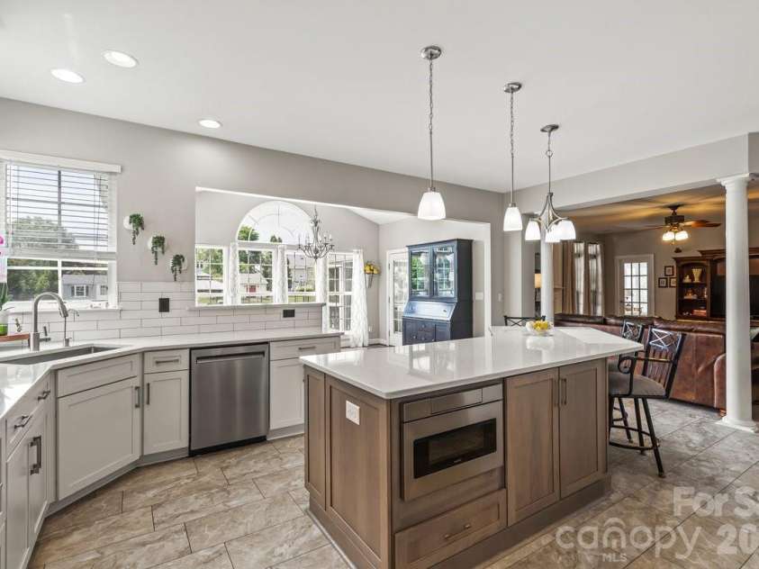286 Corona Circle, Mooresville, NC 28117.  MLS# CAR4385796, YatesRealty ID 27884. 