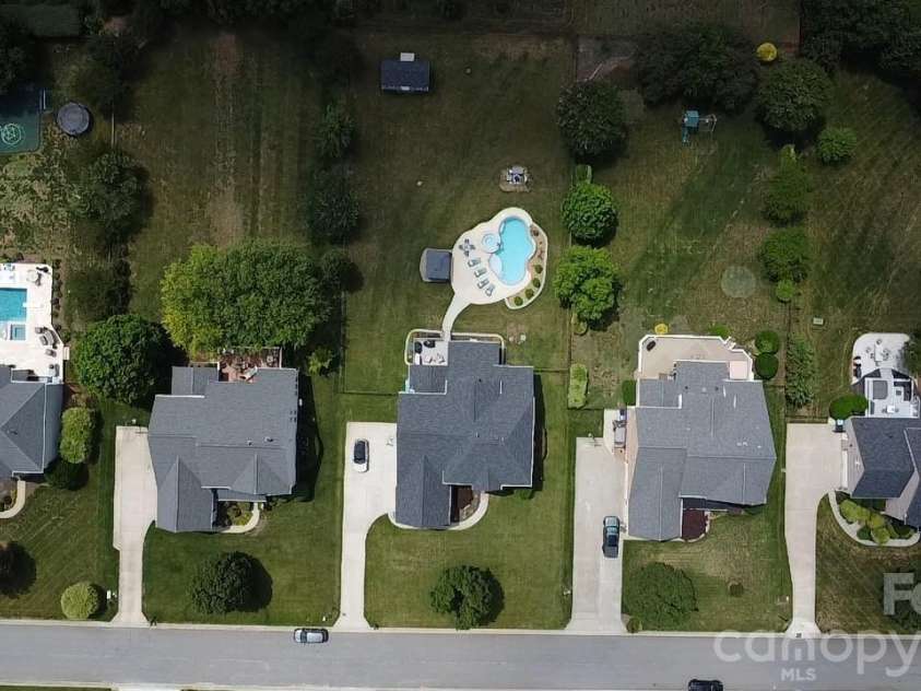 286 Corona Circle, Mooresville, NC 28117.  MLS# CAR4385796, YatesRealty ID 27884. 