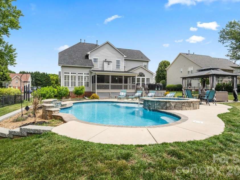 286 Corona Circle, Mooresville, NC 28117.  MLS# CAR4385796, YatesRealty ID 27884. Backyard Oasis