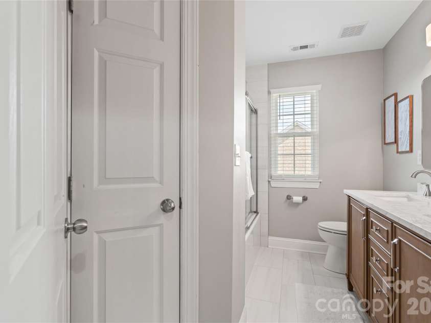 286 Corona Circle, Mooresville, NC 28117.  MLS# CAR4385796, YatesRealty ID 27884. Full Bath