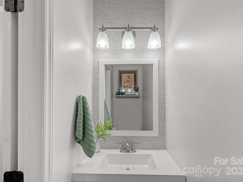 15319 Great Glen Lane, Huntersville, NC 28078.  MLS# CAR4284329, YatesRealty ID 27885. 