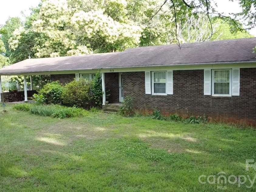 713 Eastbend Lane, Salisbury, NC 28146.  MLS# CAR4389089, YatesRealty ID 27886. 