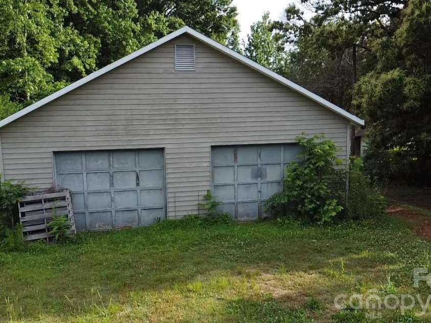 713 Eastbend Lane, Salisbury, NC 28146.  MLS# CAR4389089, YatesRealty ID 27886. 