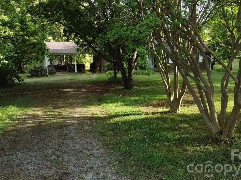 713 Eastbend Lane, Salisbury, NC 28146.  MLS# CAR4389089, YatesRealty ID 27886. 