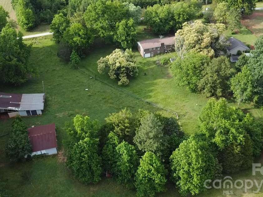 713 Eastbend Lane, Salisbury, NC 28146.  MLS# CAR4389089, YatesRealty ID 27886. 