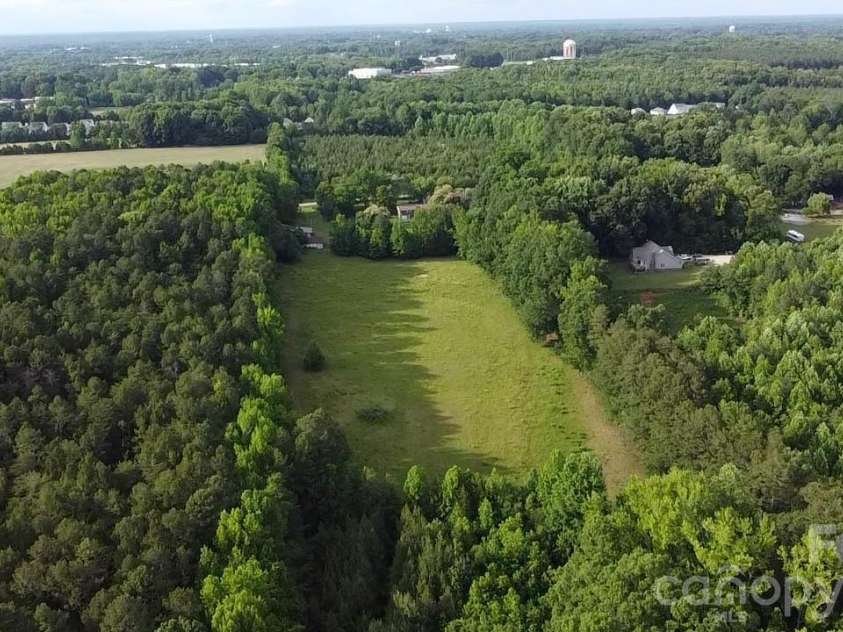 713 Eastbend Lane, Salisbury, NC 28146.  MLS# CAR4389089, YatesRealty ID 27886. 