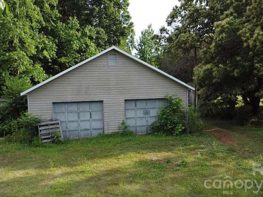 713 Eastbend Lane, Salisbury, NC 28146.  MLS# CAR4389089, YatesRealty ID 27886. 