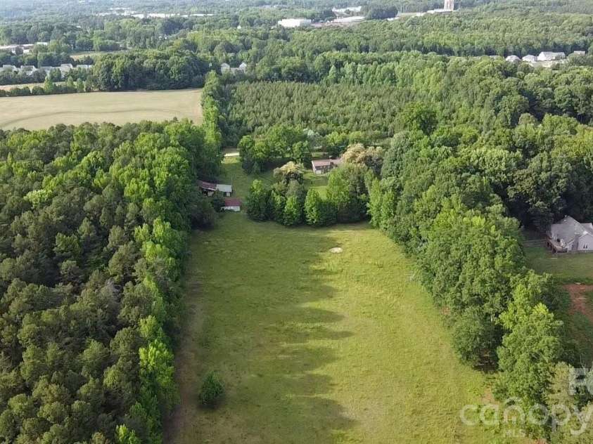 713 Eastbend Lane, Salisbury, NC 28146.  MLS# CAR4389089, YatesRealty ID 27886. 