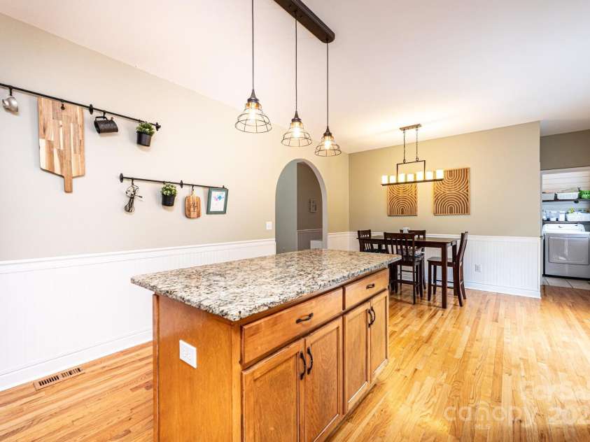 1040 Julius Court, Lenoir, NC 28645.  MLS# CAR4283473, YatesRealty ID 27887. 