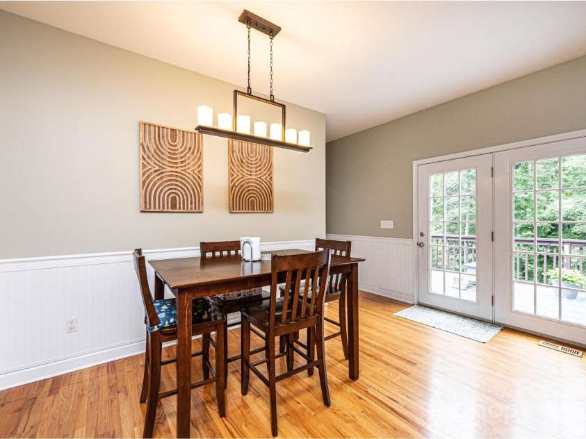 1040 Julius Court, Lenoir, NC 28645.  MLS# CAR4283473, YatesRealty ID 27887. 