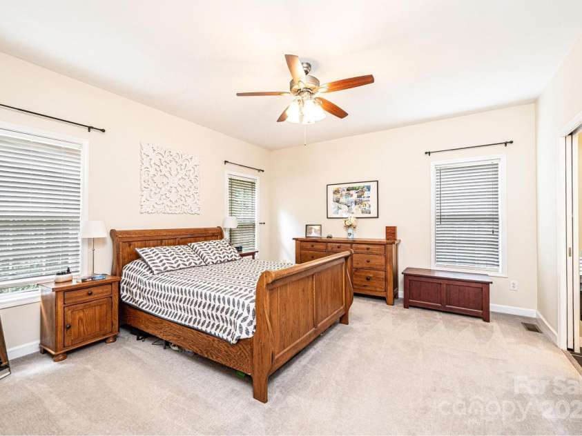 1040 Julius Court, Lenoir, NC 28645.  MLS# CAR4283473, YatesRealty ID 27887. 