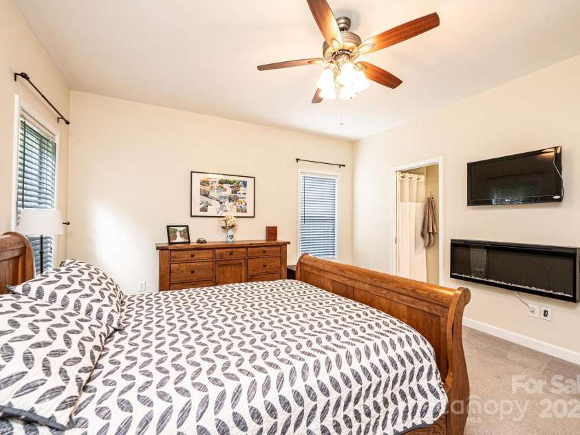 1040 Julius Court, Lenoir, NC 28645.  MLS# CAR4283473, YatesRealty ID 27887. 