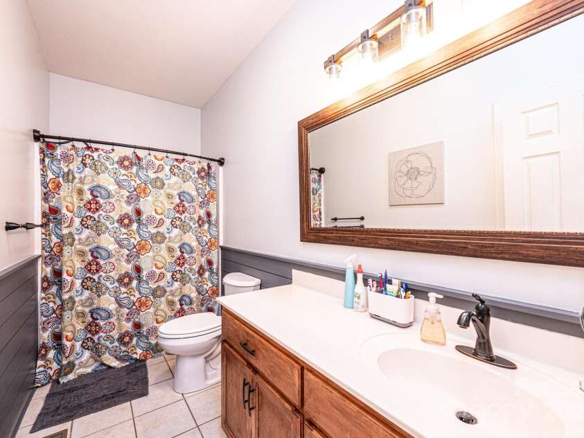 1040 Julius Court, Lenoir, NC 28645.  MLS# CAR4283473, YatesRealty ID 27887. 