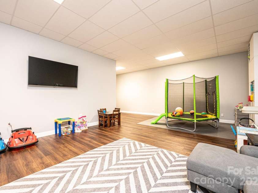 1040 Julius Court, Lenoir, NC 28645.  MLS# CAR4283473, YatesRealty ID 27887. 