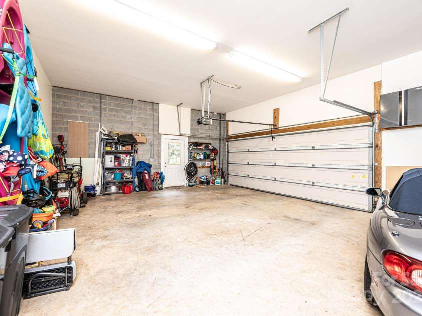 1040 Julius Court, Lenoir, NC 28645.  MLS# CAR4283473, YatesRealty ID 27887. 