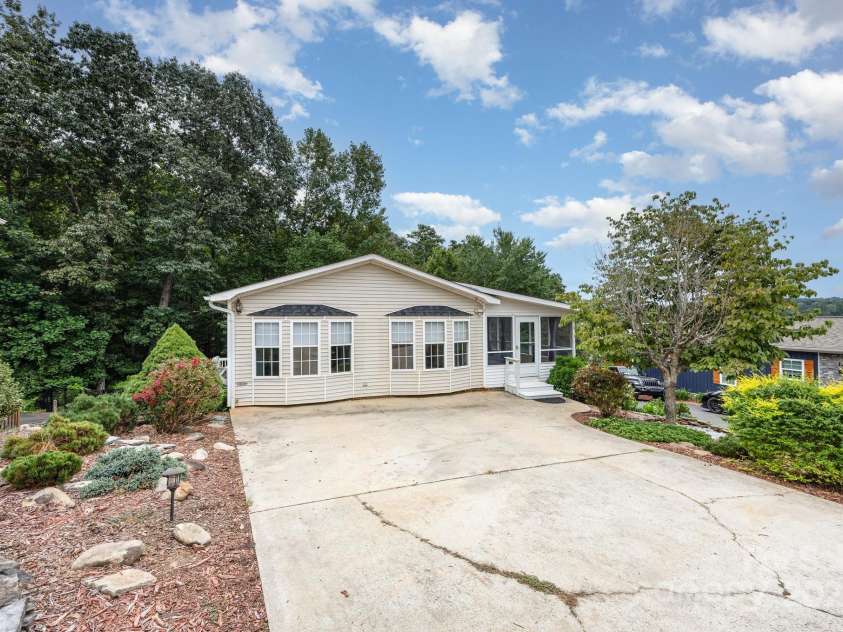 115 Trails End Lane, New London, NC 28127.  MLS# CAR4281214, YatesRealty ID 27888. 