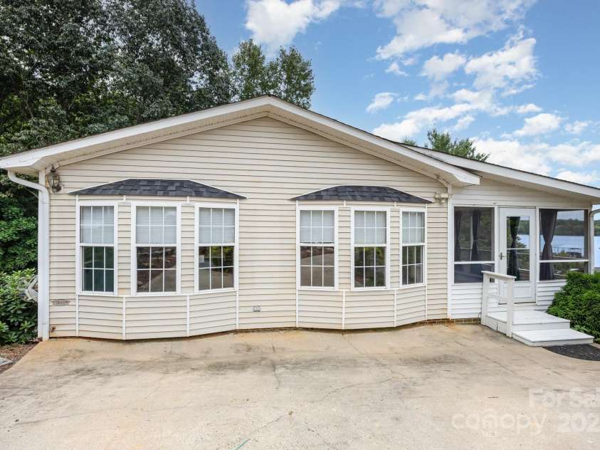 115 Trails End Lane, New London, NC 28127.  MLS# CAR4281214, YatesRealty ID 27888. 