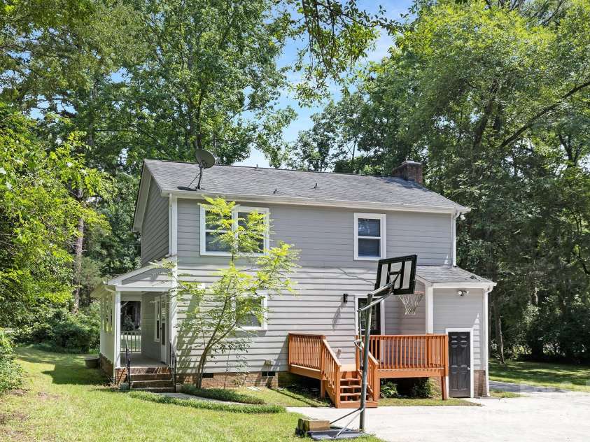 2716 Rea Road, Charlotte, NC 28226.  MLS# CAR4258279, YatesRealty ID 27889. 