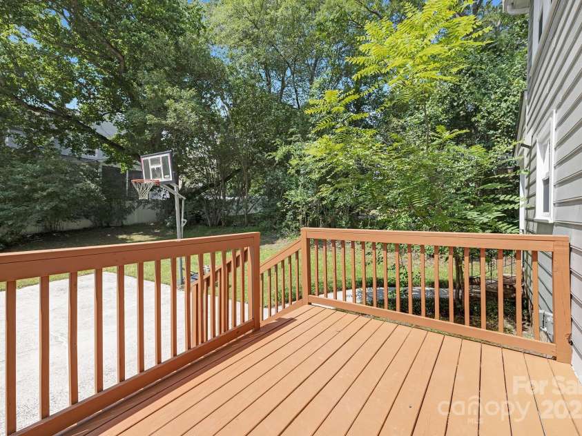 2716 Rea Road, Charlotte, NC 28226.  MLS# CAR4258279, YatesRealty ID 27889. 