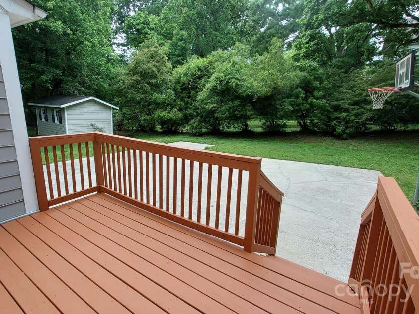 2716 Rea Road, Charlotte, NC 28226.  MLS# CAR4258279, YatesRealty ID 27889. 