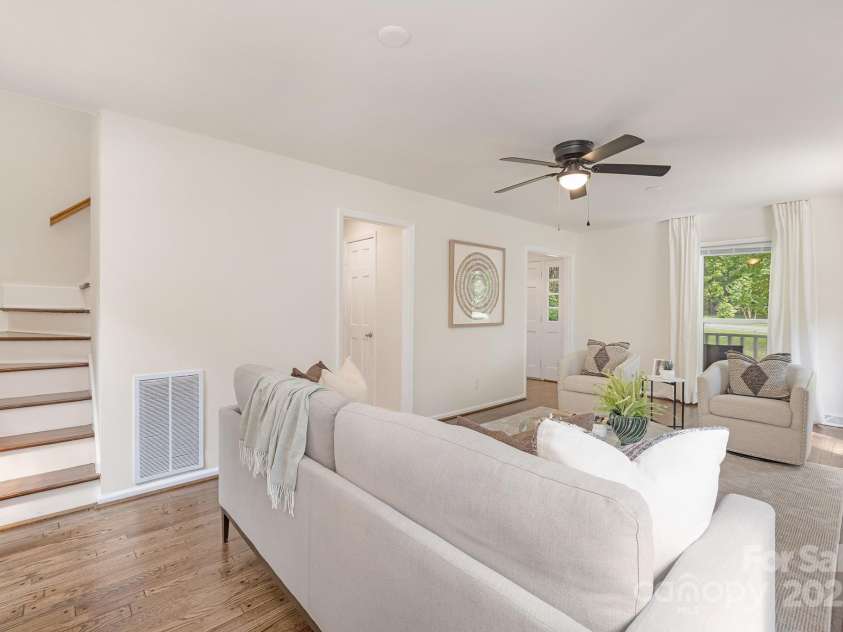 2716 Rea Road, Charlotte, NC 28226.  MLS# CAR4258279, YatesRealty ID 27889. 