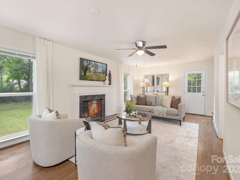 2716 Rea Road, Charlotte, NC 28226.  MLS# CAR4258279, YatesRealty ID 27889. 