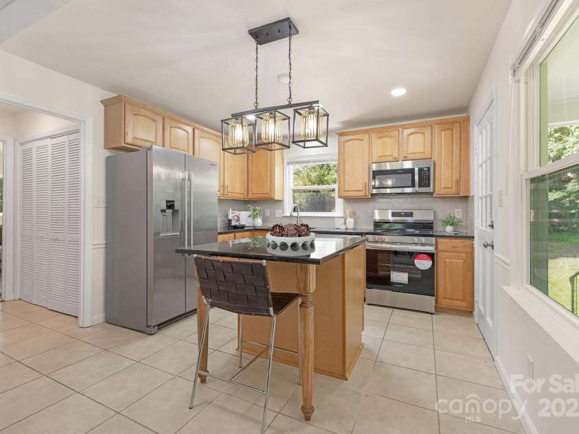 2716 Rea Road, Charlotte, NC 28226.  MLS# CAR4258279, YatesRealty ID 27889. 