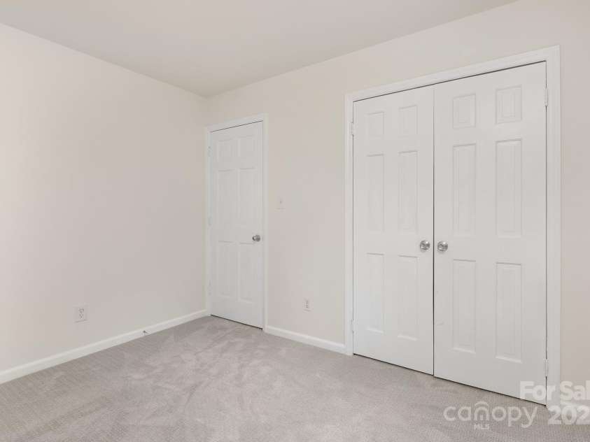 2716 Rea Road, Charlotte, NC 28226.  MLS# CAR4258279, YatesRealty ID 27889. 