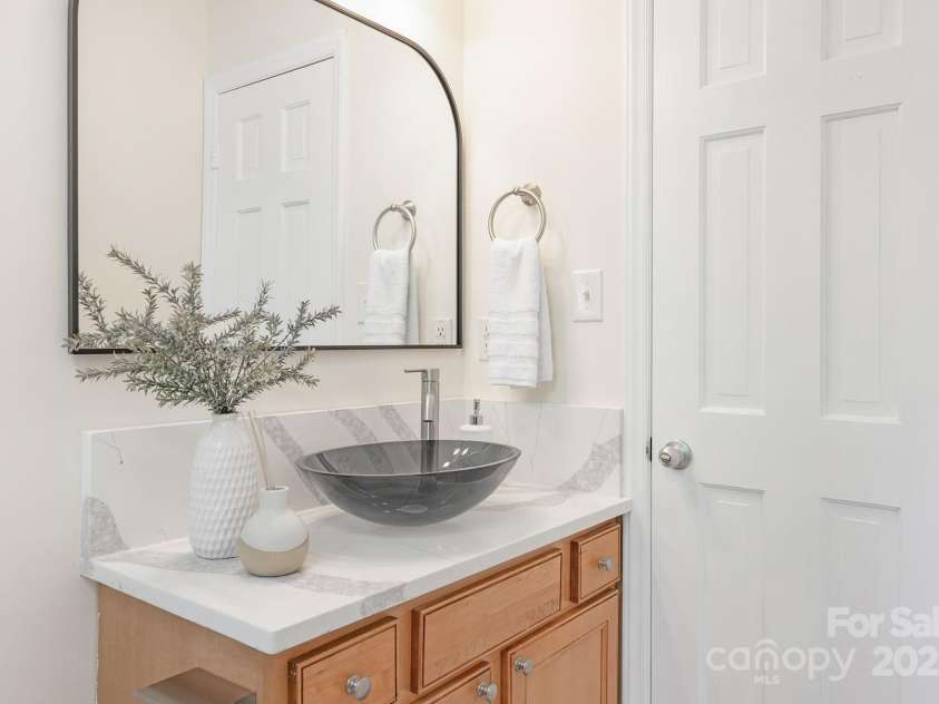 2716 Rea Road, Charlotte, NC 28226.  MLS# CAR4258279, YatesRealty ID 27889. 