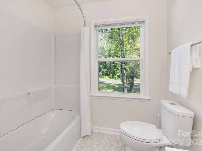 2716 Rea Road, Charlotte, NC 28226.  MLS# CAR4258279, YatesRealty ID 27889. 