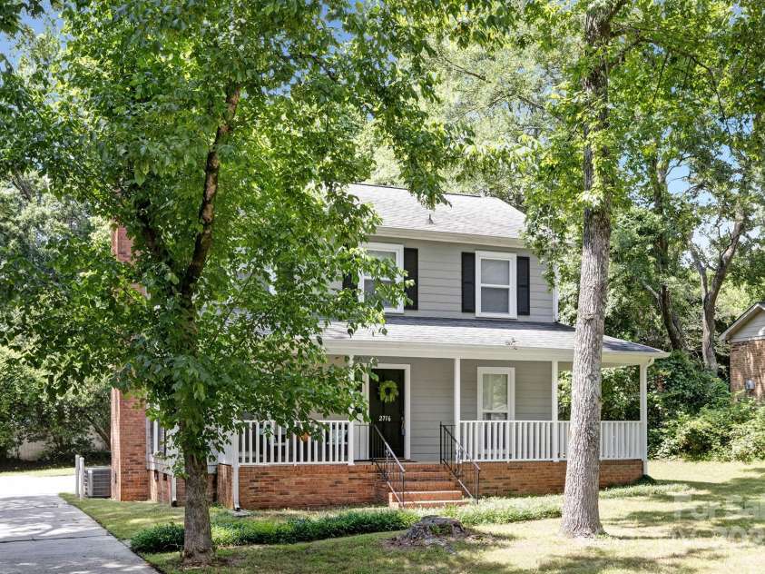 2716 Rea Road, Charlotte, NC 28226.  MLS# CAR4258279, YatesRealty ID 27889. 