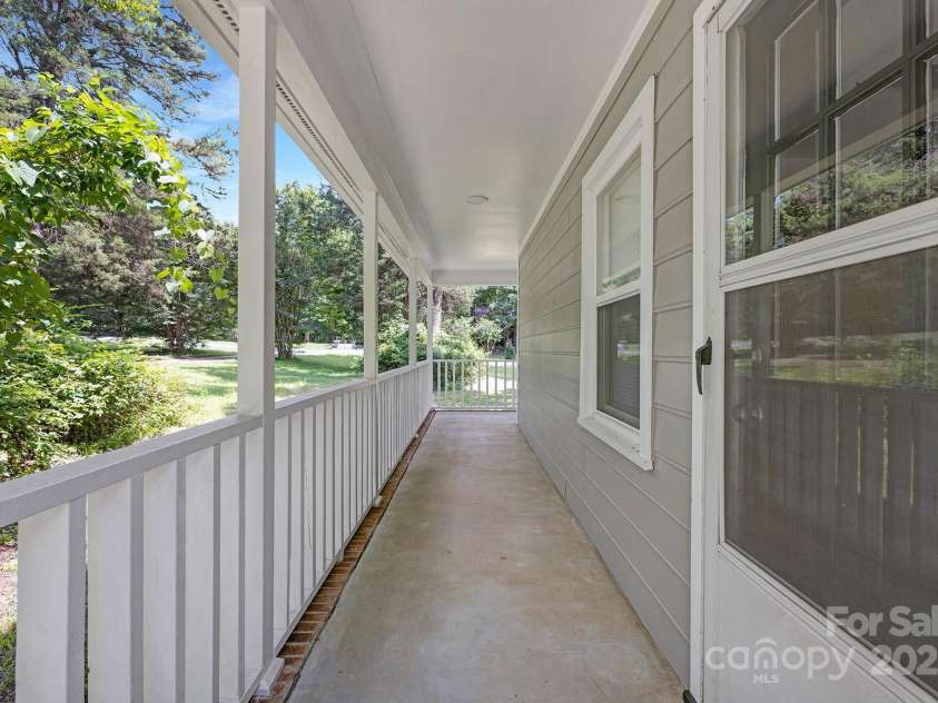 2716 Rea Road, Charlotte, NC 28226.  MLS# CAR4258279, YatesRealty ID 27889. 