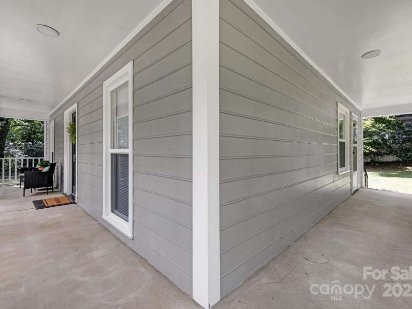 2716 Rea Road, Charlotte, NC 28226.  MLS# CAR4258279, YatesRealty ID 27889. 