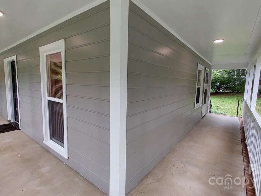 2716 Rea Road, Charlotte, NC 28226.  MLS# CAR4258279, YatesRealty ID 27889. 