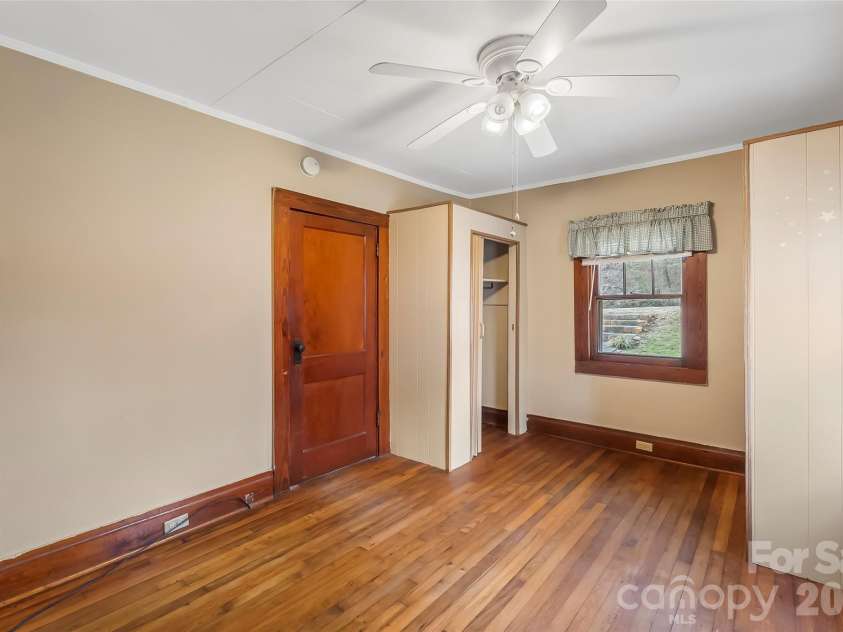 102 Rhododendron Drive, Brevard, NC 28712.  MLS# CAR4349274, YatesRealty ID 2789. 