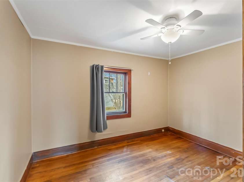 102 Rhododendron Drive, Brevard, NC 28712.  MLS# CAR4349274, YatesRealty ID 2789. 