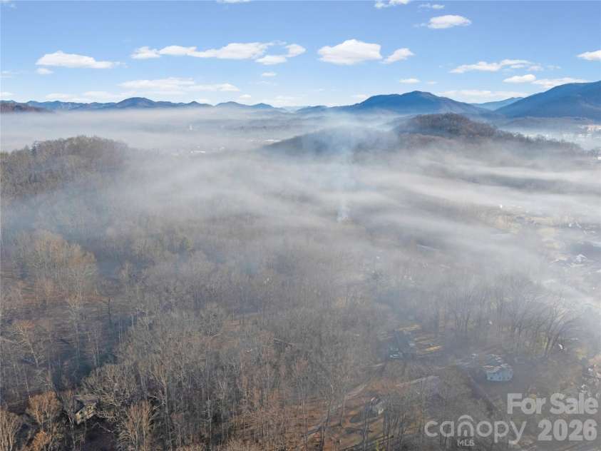 81 Fairview Heights, Waynesville, NC 28786.  MLS# CAR4334020, YatesRealty ID 2789. 