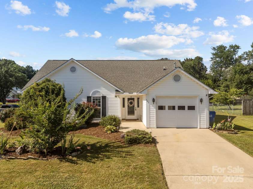 903 Woodhill Drive, Fletcher, NC 28732.  MLS# CAR4277439, YatesRealty ID 27890. 