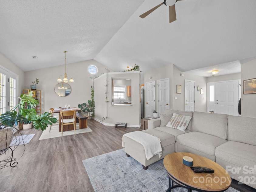 903 Woodhill Drive, Fletcher, NC 28732.  MLS# CAR4277439, YatesRealty ID 27890. 