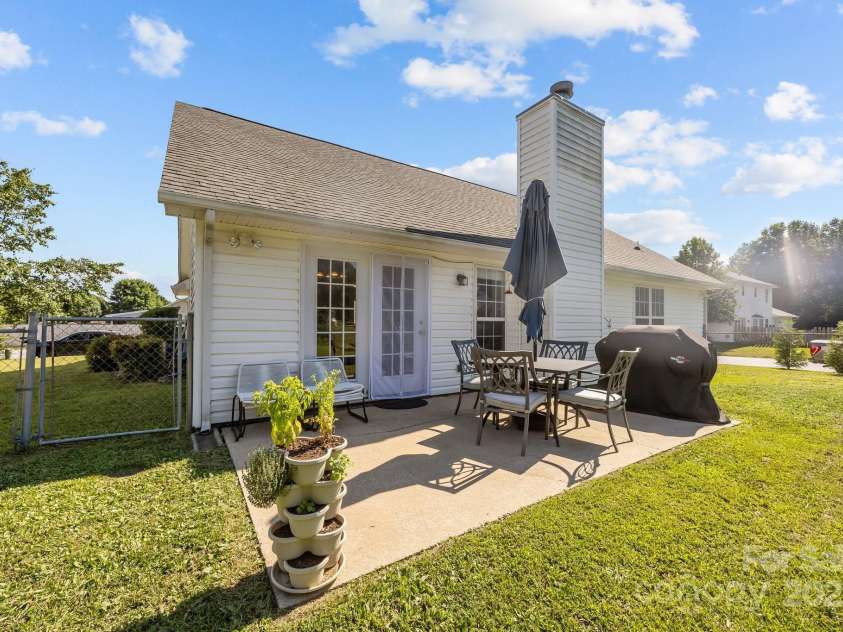 903 Woodhill Drive, Fletcher, NC 28732.  MLS# CAR4277439, YatesRealty ID 27890. 