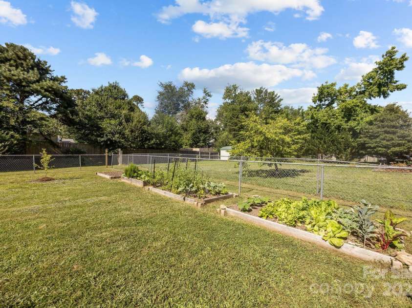 903 Woodhill Drive, Fletcher, NC 28732.  MLS# CAR4277439, YatesRealty ID 27890. 