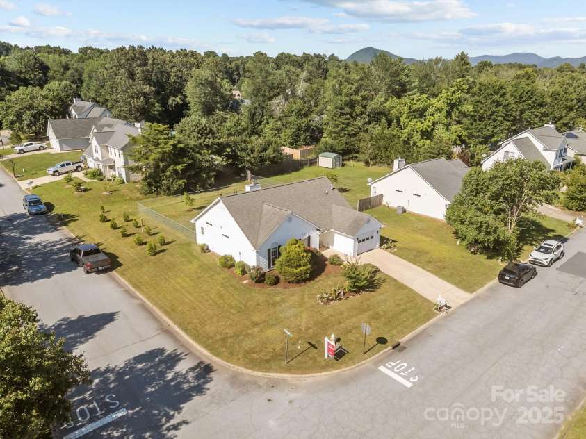 903 Woodhill Drive, Fletcher, NC 28732.  MLS# CAR4277439, YatesRealty ID 27890. 