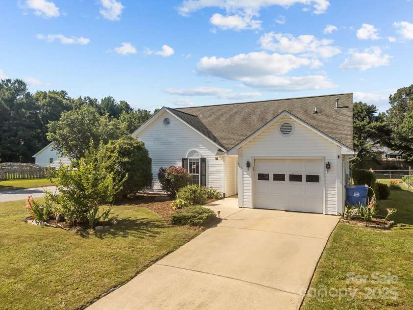 903 Woodhill Drive, Fletcher, NC 28732.  MLS# CAR4277439, YatesRealty ID 27890. 